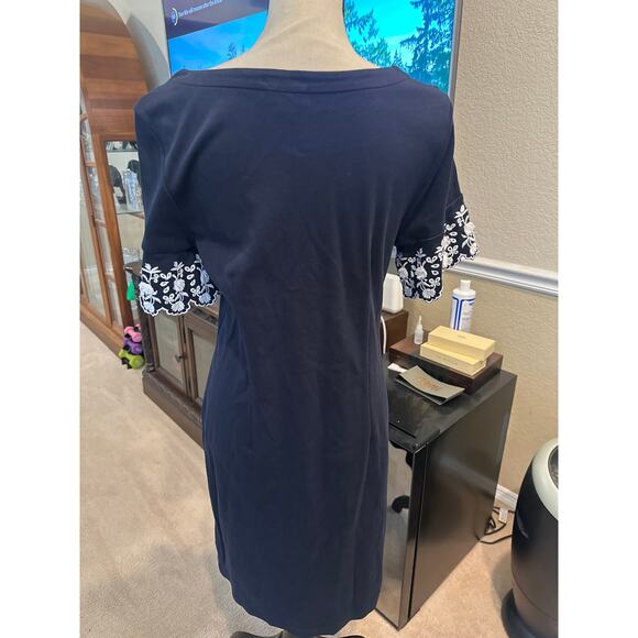 Women’s Talbots Knit Dress with White Appliqué Sleeves. Size Medium - Picture 3 of 4